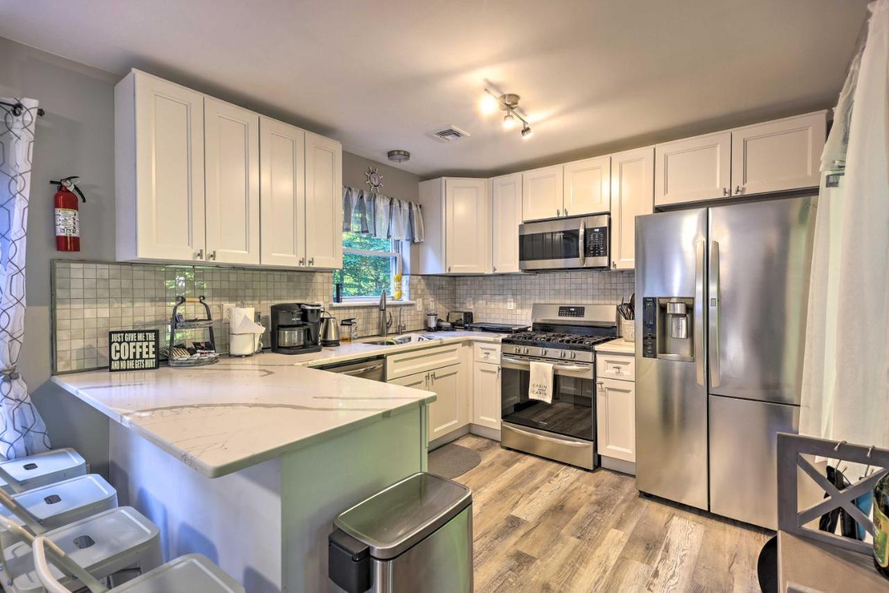 Holiday home Pocono Retreat Hot Tub And Game Near Kalahari Tobyhanna